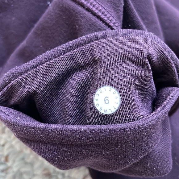 Lululemon midrise crop leggings - Picture 3 of 3